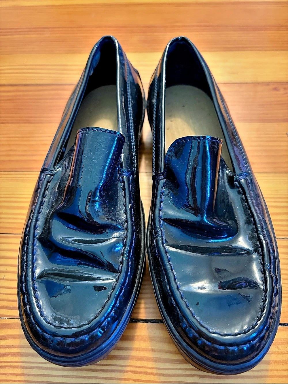 Tod's City Gommino Loafers in Patent Leather Blue Loafers Like New